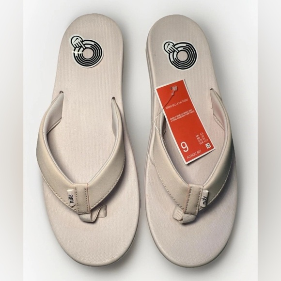 Nike Shoes - NWT Nike Bella Kai Thong Barely Rose A03622-607 Women's Flip-Flop Size 9